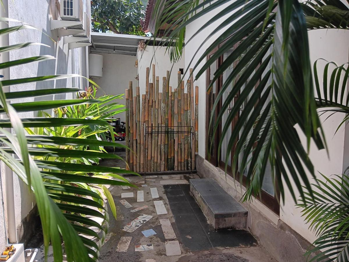Adore Guesthouse Amed Exterior foto