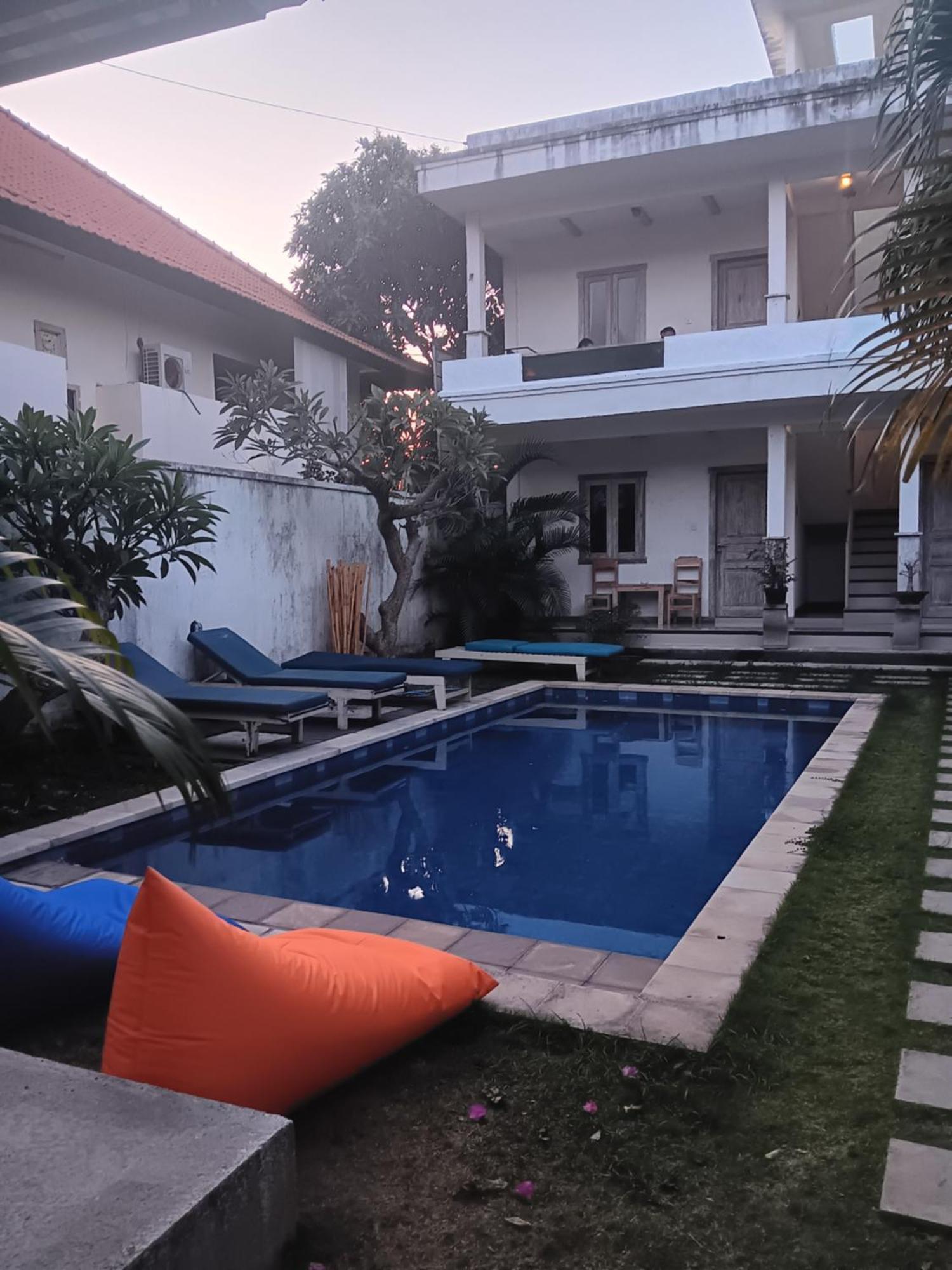 Adore Guesthouse Amed Exterior foto
