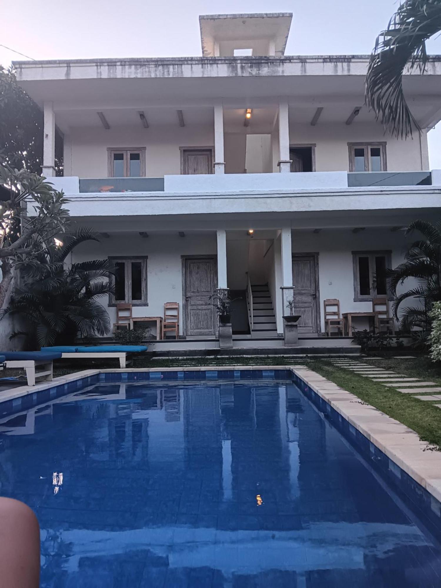 Adore Guesthouse Amed Exterior foto