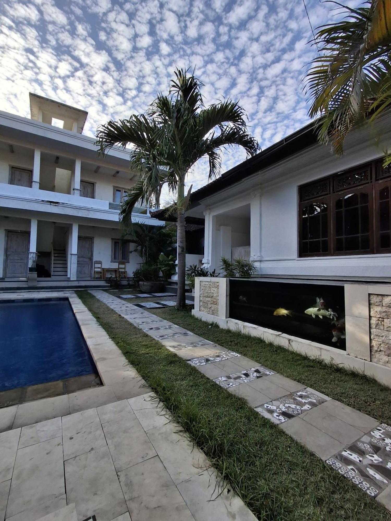 Adore Guesthouse Amed Exterior foto