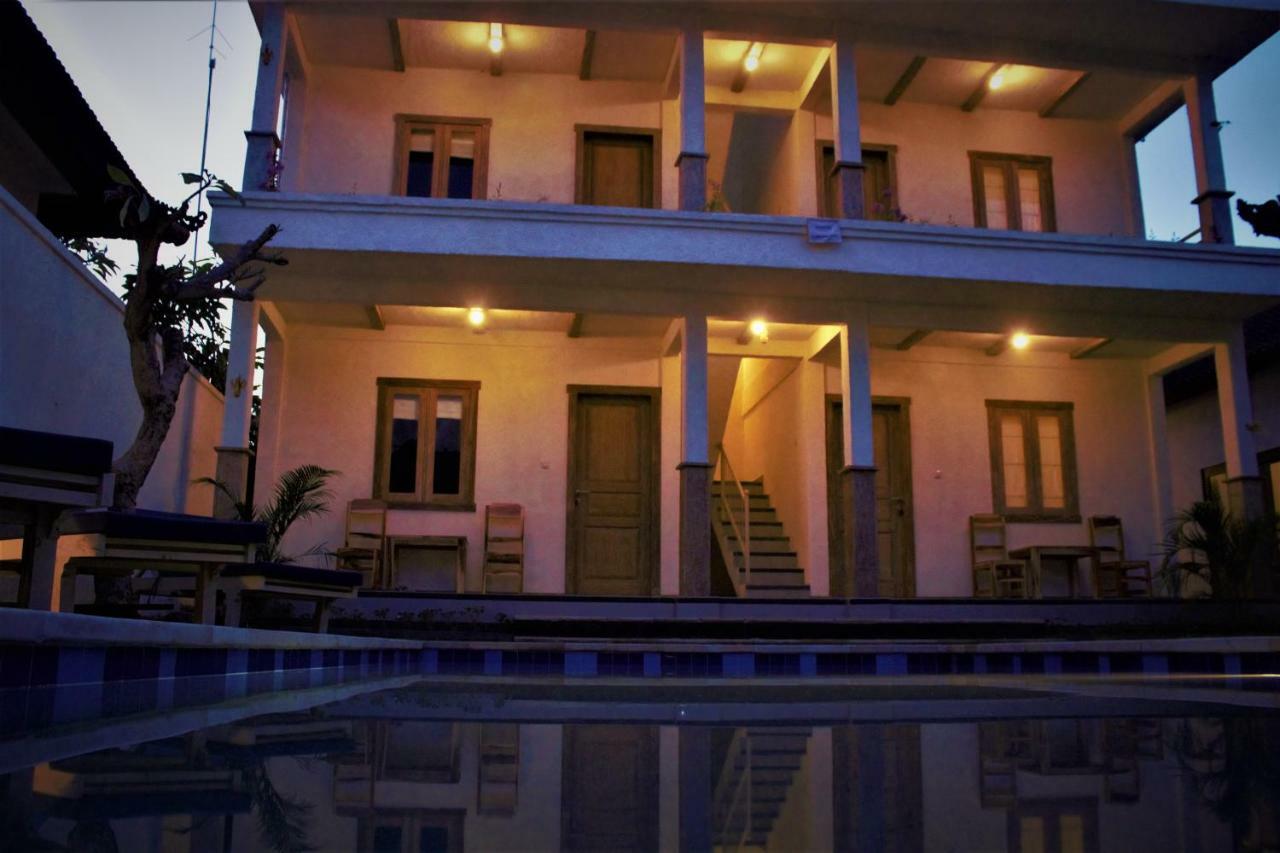Adore Guesthouse Amed Exterior foto