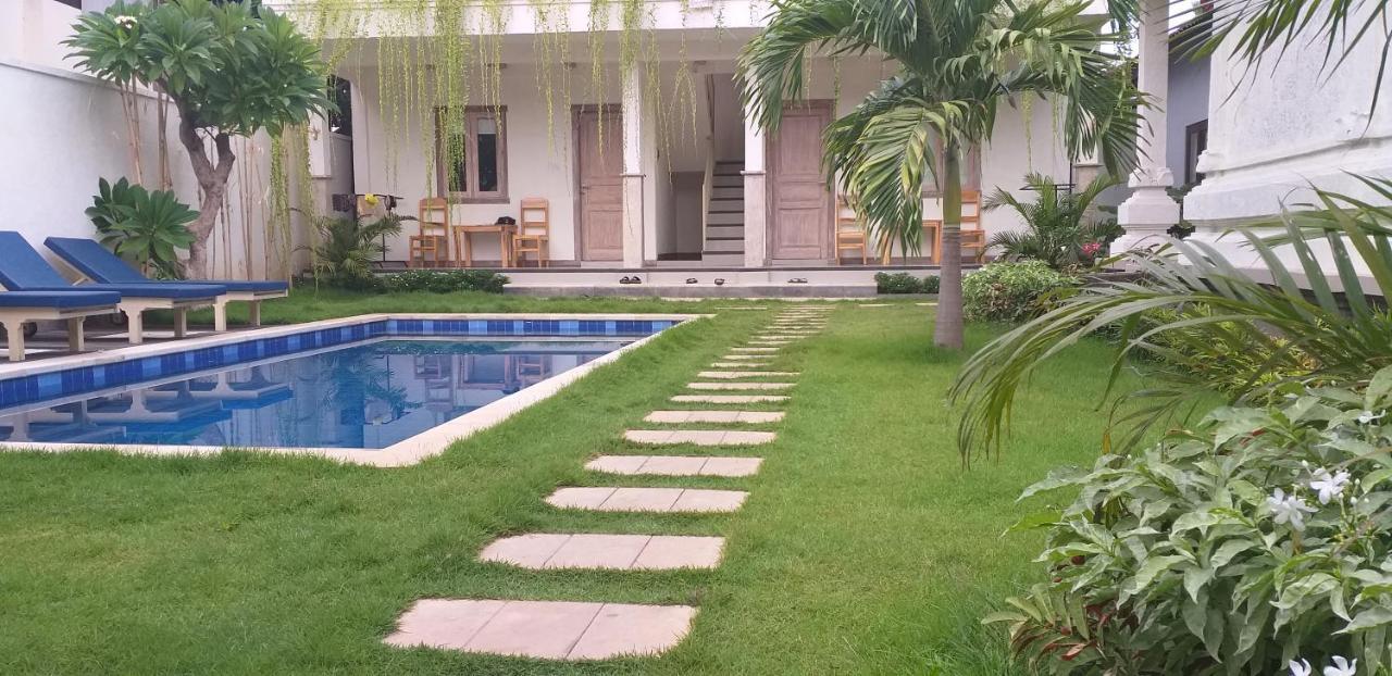 Adore Guesthouse Amed Exterior foto